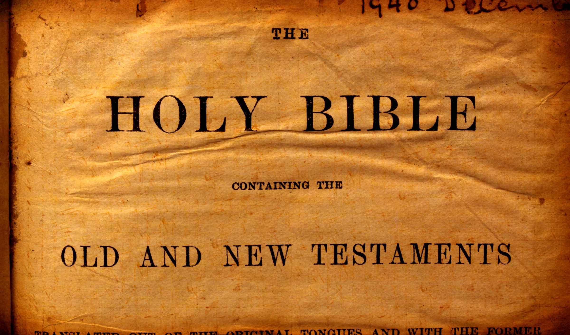 What Is the Difference Between the Old and New Testaments? ✝️📖